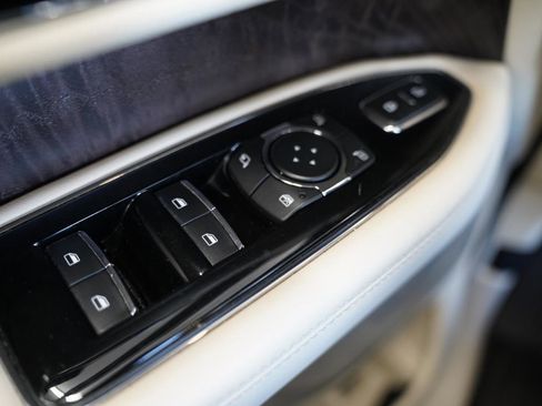 Used 2019 Lincoln Navigator Reserve image 27