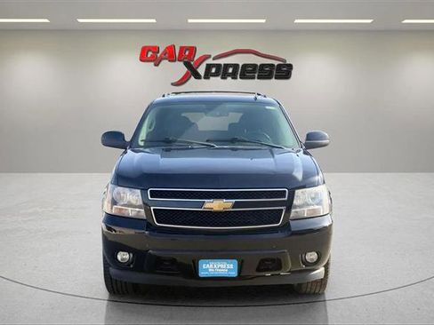 Used 2012 Chevrolet Suburban LT w/ Luxury Package image 4