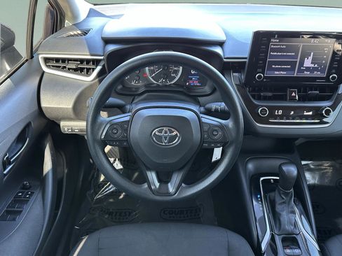 Used 2022 Toyota Corolla LE FWD image 13