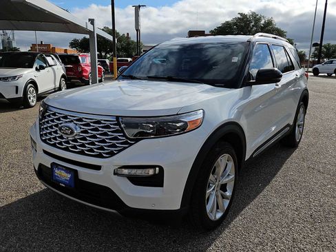 Used 2022 Ford Explorer Platinum w/ Equipment Group 601A AWD/4WD image 4