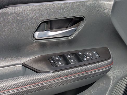 Used 2025 Nissan Kicks SR AWD/4WD image 13