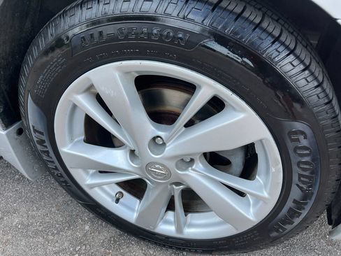 Used 2013 Nissan Altima 2.5 SV FWD image 35