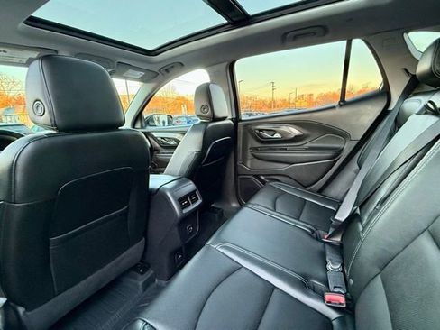 Used 2022 GMC Terrain SLT w/ Infotainment Package II image 19