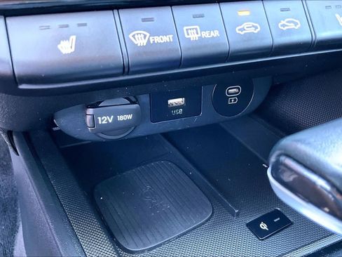 Used 2025 Hyundai Elantra Limited FWD image 33