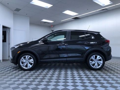 Used 2025 Buick Encore GX Preferred FWD image 12