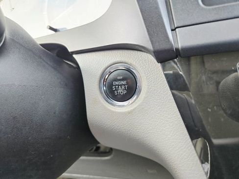 Used 2017 Toyota Sienna XLE image 30