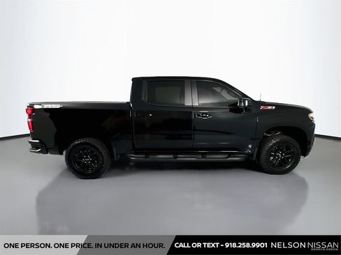 Used 2021 Chevrolet Silverado 1500 LT Trail Boss w/ Convenience Package II AWD/4WD image 4