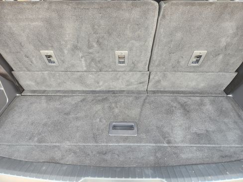 Used 2024 Ford Expedition XLT RWD image 24