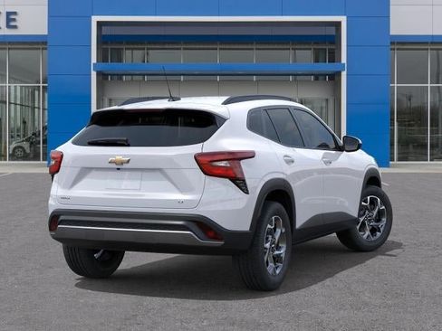 New 2026 Chevrolet Trax LT w/ Driver Confidence Package FWD image 4