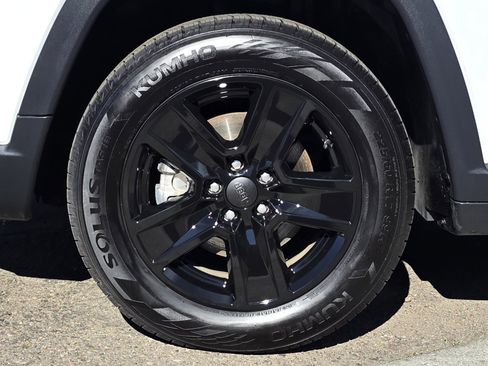 Certified 2022 Jeep Compass Latitude image 9