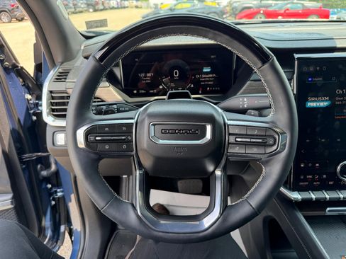 Certified 2025 GMC Acadia Denali w/ Super Cruise Package image 18