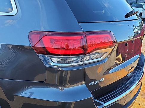 Used 2021 Jeep Grand Cherokee Limited image 39