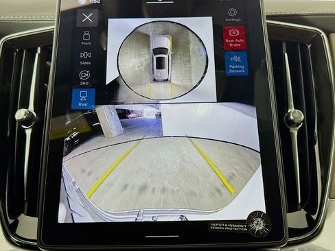 New 2026 Volvo XC90 B6 Plus w/ Protection Package Premier AWD/4WD image 13