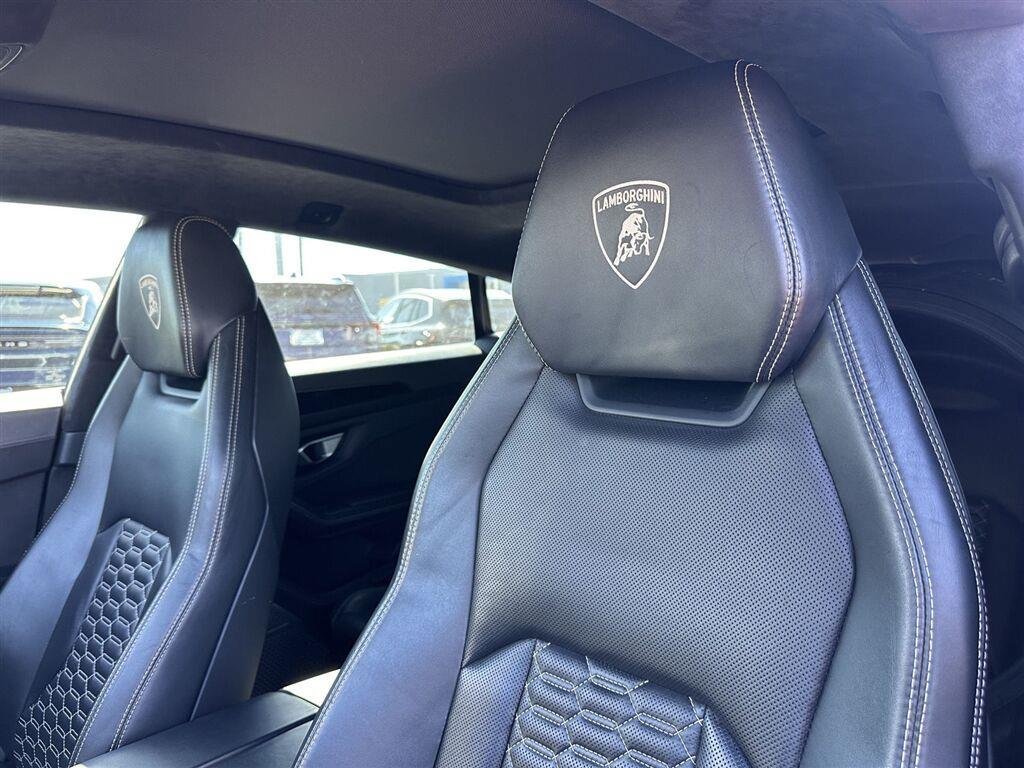 Used 2021 Lamborghini Urus AWD/4WD image 10