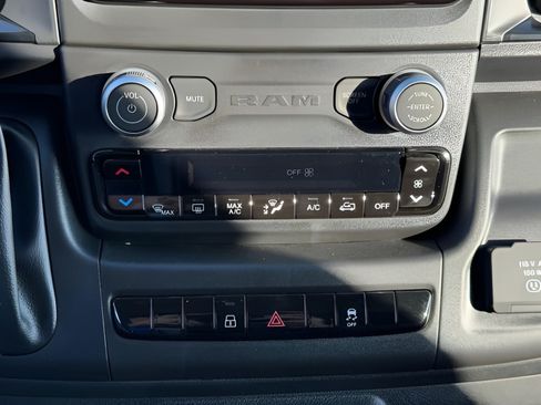 New 2025 RAM ProMaster 1500 w/ Convenience Group FWD image 26