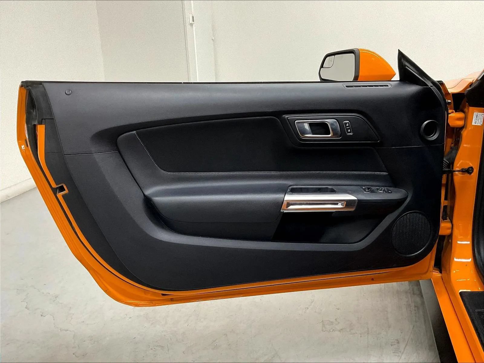 Used 2018 Ford Mustang Coupe RWD image 16
