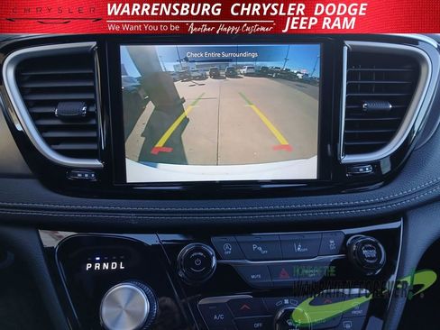 New 2026 Chrysler Pacifica Select image 25