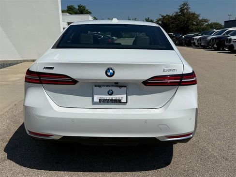 Certified 2025 BMW 530i xDrive w/ Premium Package image 4