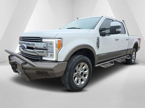 Used 2019 Ford F250 Lariat w/ Lariat Ultimate Package image 3