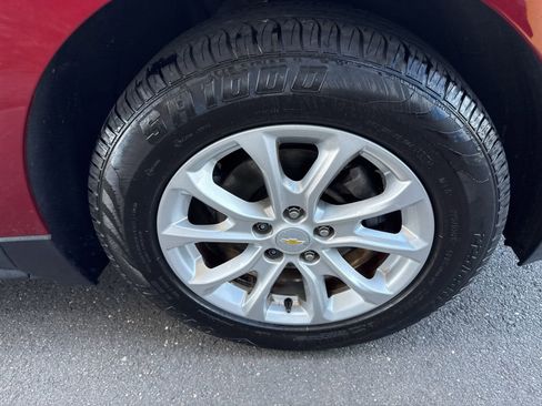 Used 2018 Chevrolet Equinox LT FWD image 12