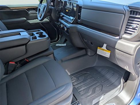 New 2025 GMC Sierra 1500 Elevation image 22