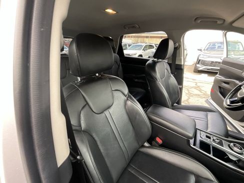 Used 2023 Kia Sorento EX image 34