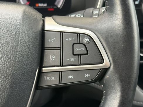 Used 2025 Toyota Highlander XSE AWD/4WD image 26