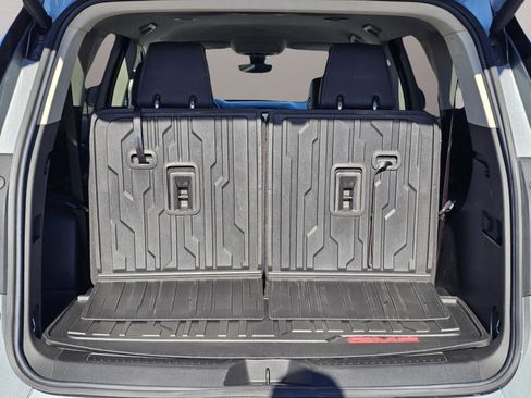 Used 2023 GMC Acadia Denali w/ Denali Technology Package image 11