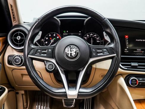 Used 2018 Alfa Romeo Giulia Ti w/ Quick Order Package 22X Lusso image 15