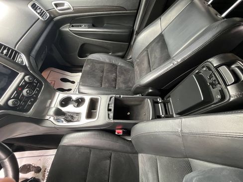 Used 2018 Jeep Grand Cherokee Altitude AWD/4WD image 16
