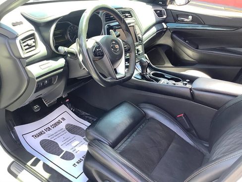 Used 2019 Nissan Maxima SR w/ Premium Package FWD image 11