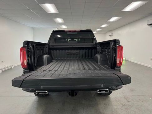 Used 2025 GMC Sierra 1500 AT4 w/ AT4 Premium Package AWD/4WD image 7