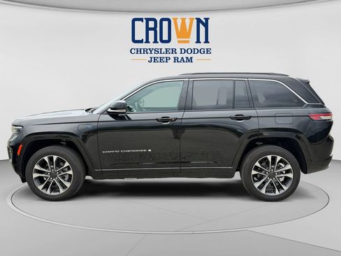 Used 2024 Jeep Grand Cherokee Overland AWD/4WD image 6