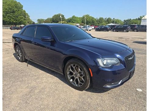 Used 2016 Chrysler 300 S AWD/4WD image 5
