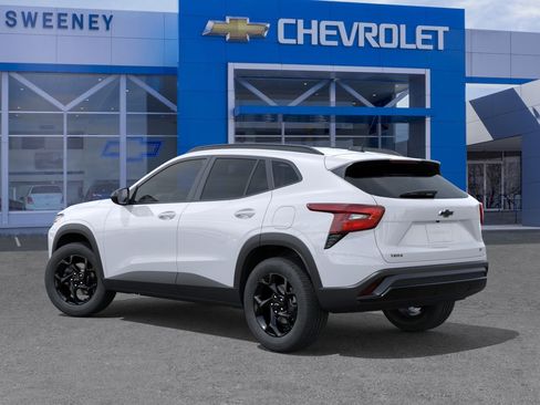 New 2026 Chevrolet Trax LT FWD image 3