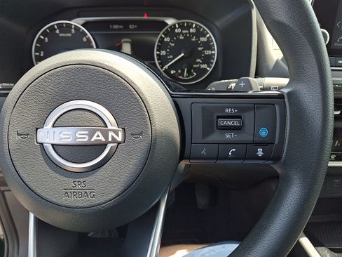 Used 2023 Nissan Rogue SV AWD/4WD image 24