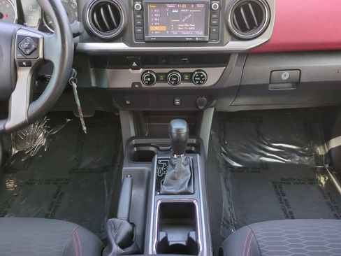 Used 2016 Toyota Tacoma SR5 w/ Towing Package RWD image 18