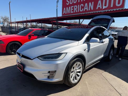 Used 2016 Tesla Model X image 6