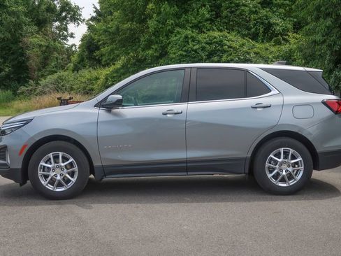 Used 2023 Chevrolet Equinox LT w/ LPO, Floor Liner Package FWD image 2
