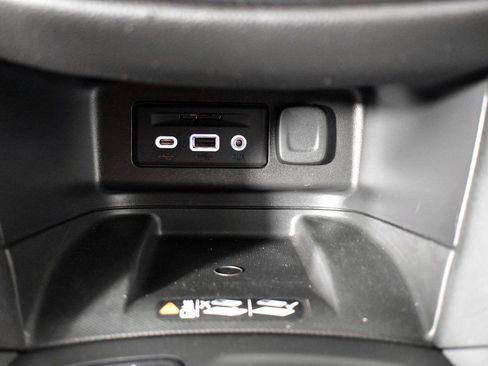 Used 2024 Chevrolet Equinox Premier image 40