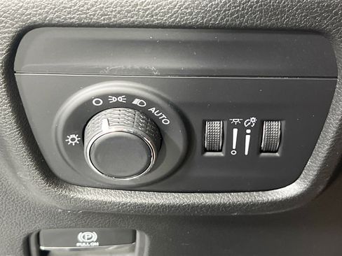 Used 2023 Jeep Grand Cherokee L Laredo w/ Luxury Tech Group I AWD/4WD image 10