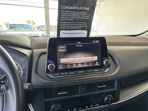 Used 2023 Nissan Rogue SV image 24