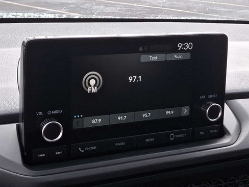 Used 2025 Honda Accord SE image 17