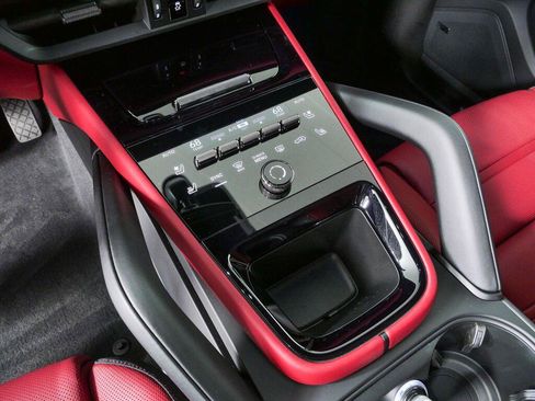New 2026 Porsche Cayenne Coupe AWD/4WD image 19