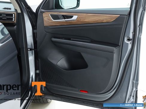 Used 2024 Volkswagen Atlas SE FWD image 32