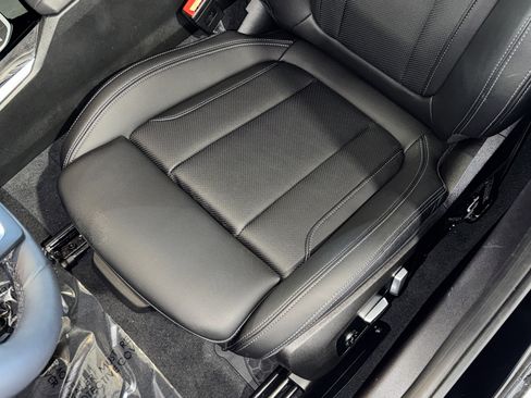 Certified 2023 BMW 330i 330i w/ Driving Assistance Package image 33