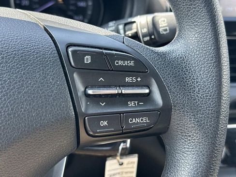 Used 2019 Hyundai Elantra GT FWD image 23