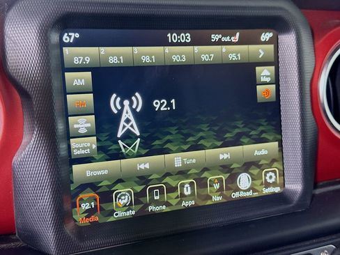 Used 2023 Jeep Gladiator Rubicon w/ Cold Weather Group AWD/4WD image 29