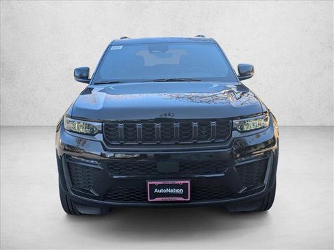 New 2026 Jeep Grand Cherokee Limited w/ Limited Altitude Package AWD/4WD image 5