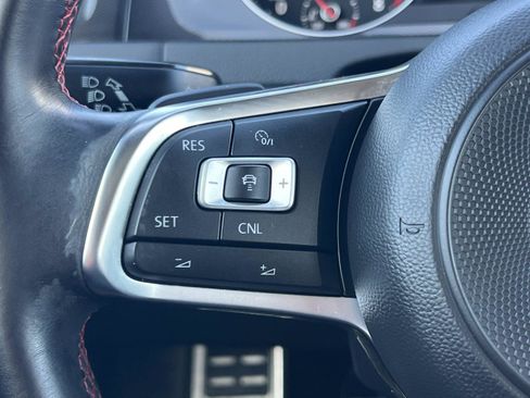 Used 2017 Volkswagen GTI Autobahn image 9